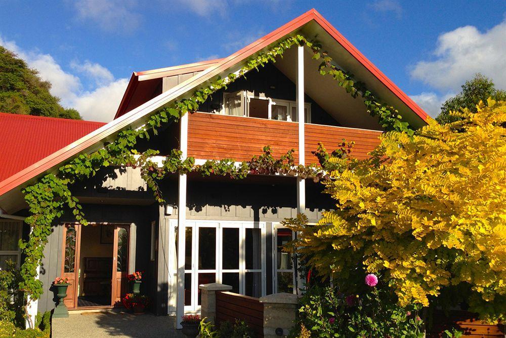 Ratanui Lodge Pohara Bagian luar foto